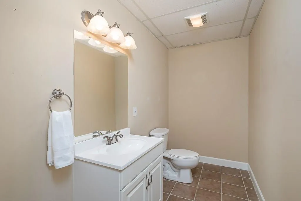 610 Trowbrook Court, Sandy Springs, Georgia 30350, 5 Bedrooms Bedrooms, ,4 BathroomsBathrooms,Residential,Sold,610 Trowbrook Court,5972248