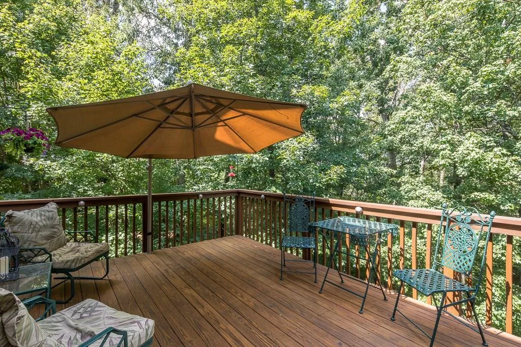 610 Trowbrook Court, Sandy Springs, Georgia 30350, 5 Bedrooms Bedrooms, ,4 BathroomsBathrooms,Residential,Sold,610 Trowbrook Court,5972248