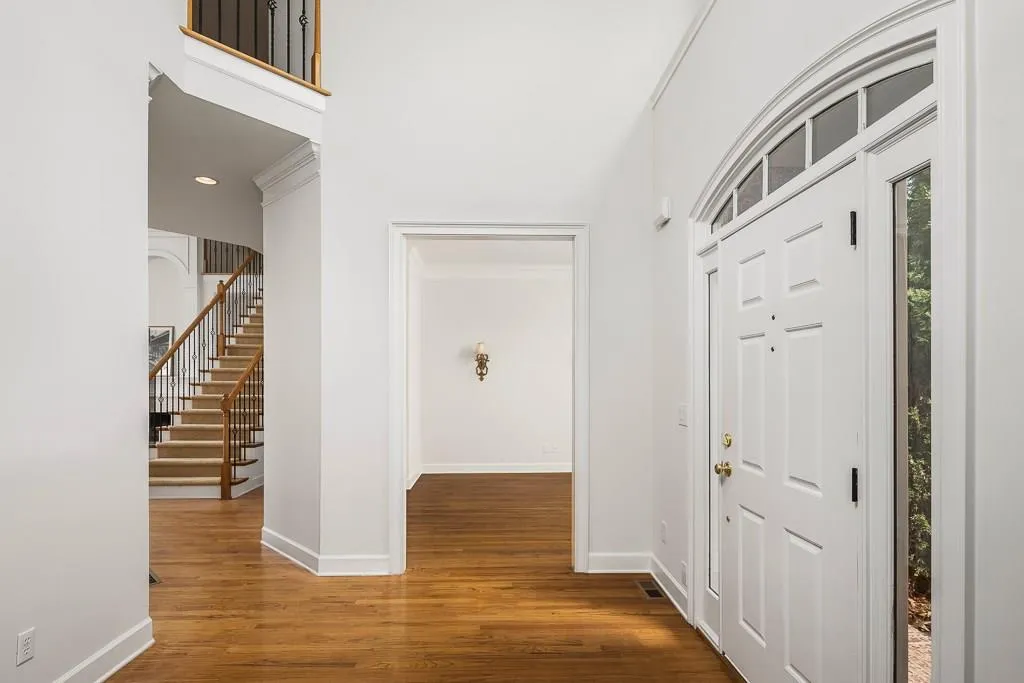 610 Trowbrook Court, Sandy Springs, Georgia 30350, 5 Bedrooms Bedrooms, ,4 BathroomsBathrooms,Residential,Sold,610 Trowbrook Court,5972248