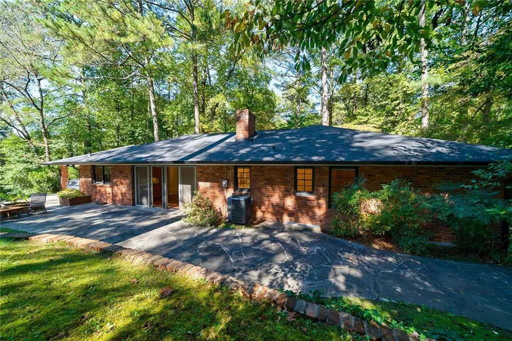 290 Amberidge Trail, Sandy Springs, Georgia 30328, 3 Bedrooms Bedrooms, ,2 BathroomsBathrooms,Residential,Sold,290 Amberidge Trail,6799049