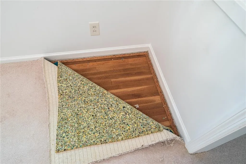 290 Amberidge Trail, Sandy Springs, Georgia 30328, 3 Bedrooms Bedrooms, ,2 BathroomsBathrooms,Residential,Sold,290 Amberidge Trail,6799049