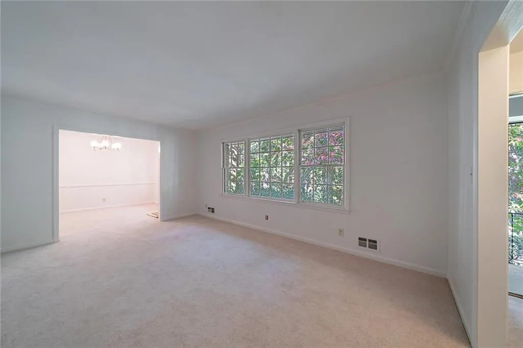 290 Amberidge Trail, Sandy Springs, Georgia 30328, 3 Bedrooms Bedrooms, ,2 BathroomsBathrooms,Residential,Sold,290 Amberidge Trail,6799049