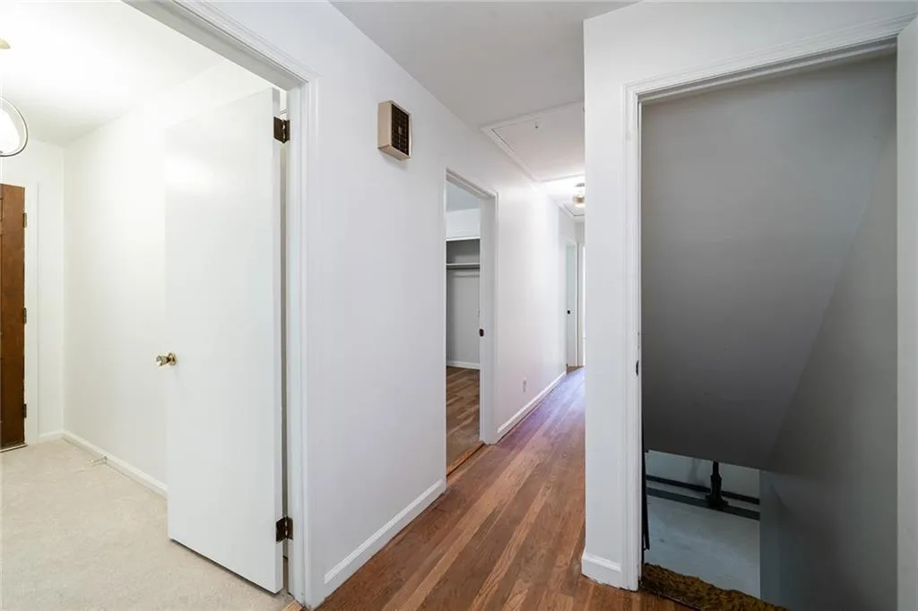 290 Amberidge Trail, Sandy Springs, Georgia 30328, 3 Bedrooms Bedrooms, ,2 BathroomsBathrooms,Residential,Sold,290 Amberidge Trail,6799049