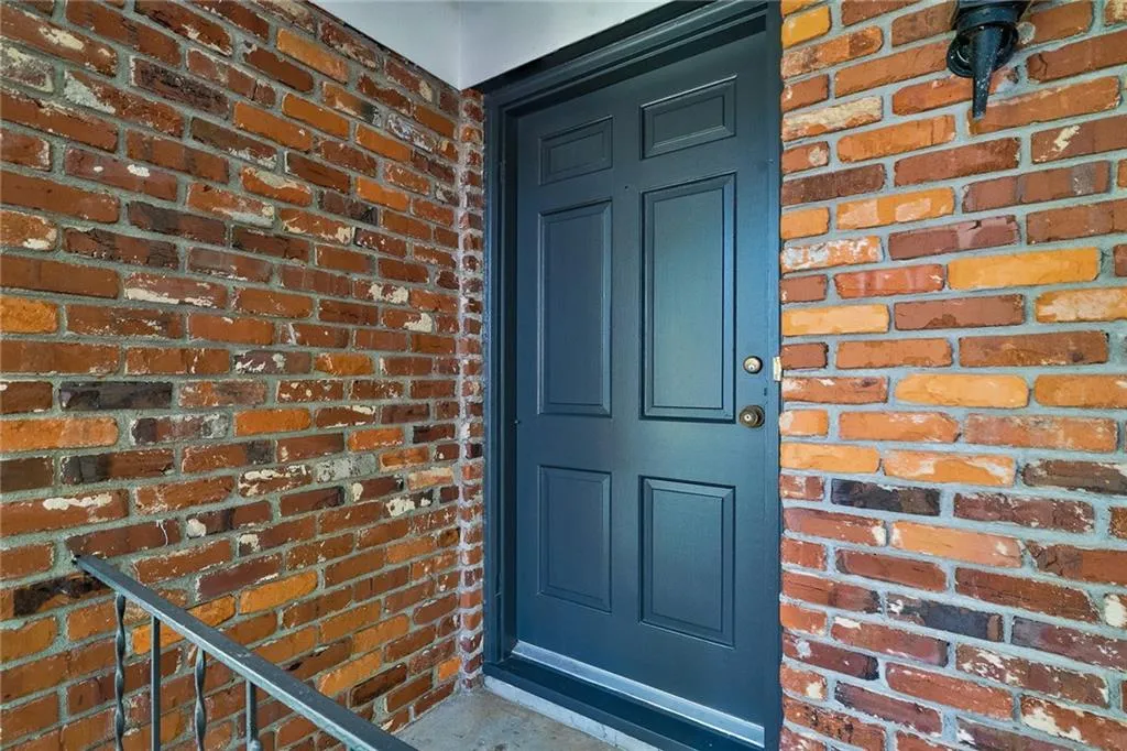 290 Amberidge Trail, Sandy Springs, Georgia 30328, 3 Bedrooms Bedrooms, ,2 BathroomsBathrooms,Residential,Sold,290 Amberidge Trail,6799049