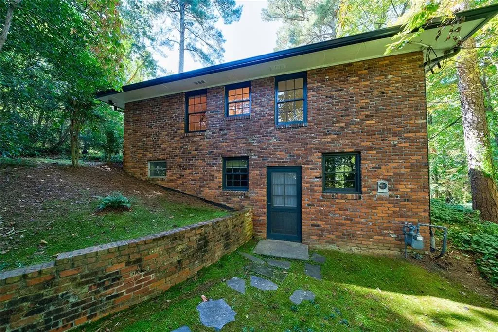 290 Amberidge Trail, Sandy Springs, Georgia 30328, 3 Bedrooms Bedrooms, ,2 BathroomsBathrooms,Residential,Sold,290 Amberidge Trail,6799049