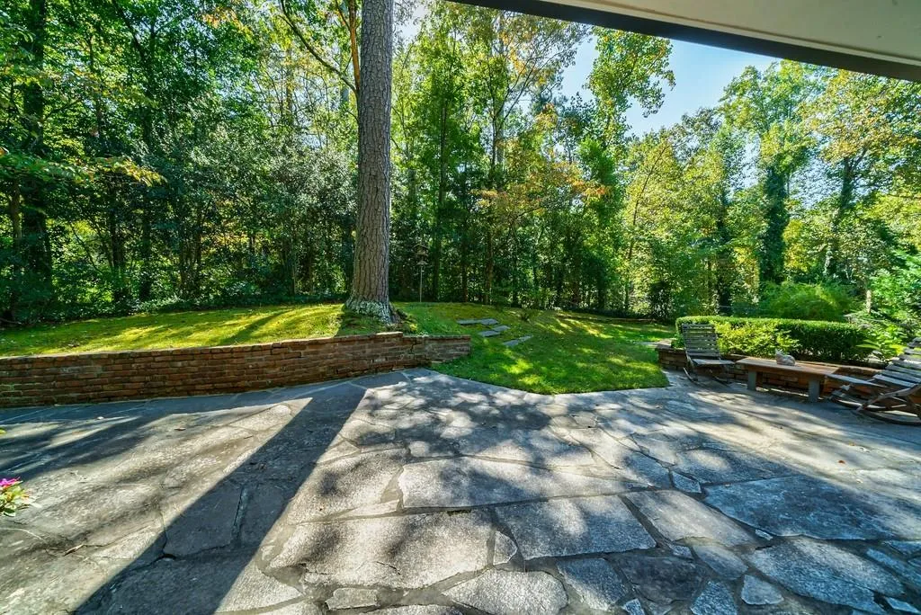 290 Amberidge Trail, Sandy Springs, Georgia 30328, 3 Bedrooms Bedrooms, ,2 BathroomsBathrooms,Residential,Sold,290 Amberidge Trail,6799049