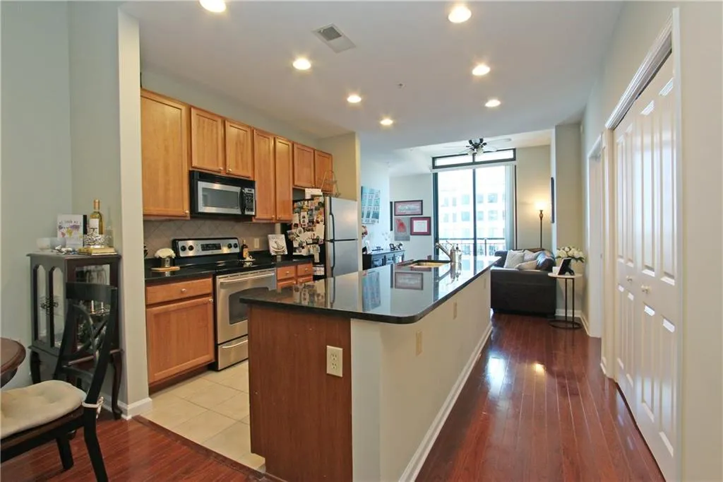 3040 Peachtree Road Nw Unit 1501, Atlanta, Georgia 30305, 1 Bedroom Bedrooms, ,1 BathroomBathrooms,Residential,Sold,3040 Peachtree Road Nw Unit 1501,5843856