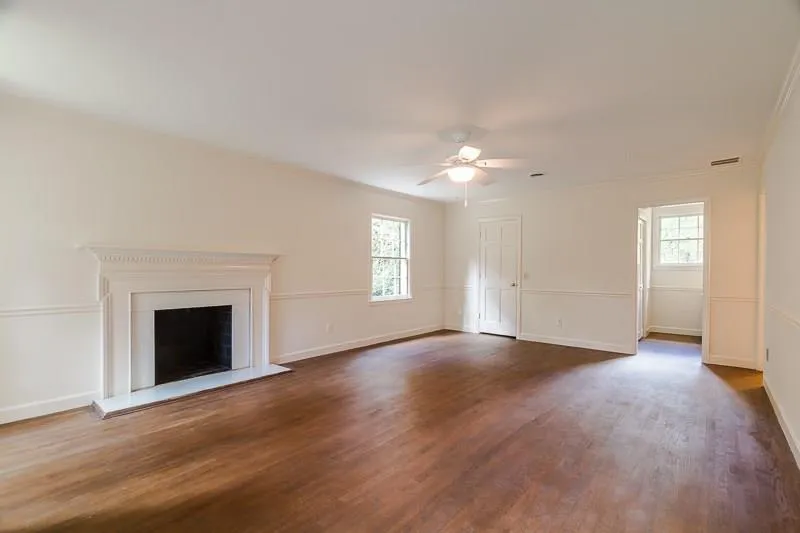333 Glencastle Drive, Atlanta, Georgia 30327, 4 Bedrooms Bedrooms, ,3 BathroomsBathrooms,Residential,Sold,333 Glencastle Drive,5765512
