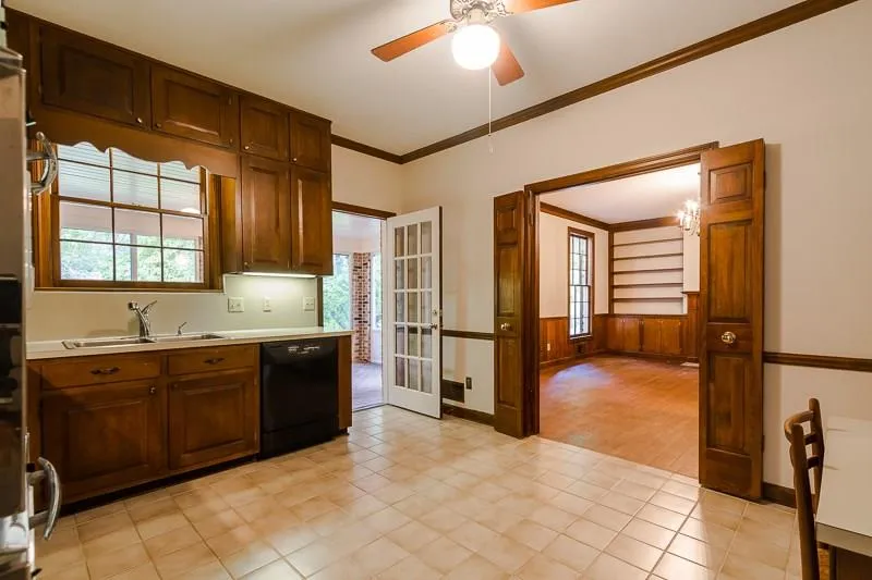 333 Glencastle Drive, Atlanta, Georgia 30327, 4 Bedrooms Bedrooms, ,3 BathroomsBathrooms,Residential,Sold,333 Glencastle Drive,5765512