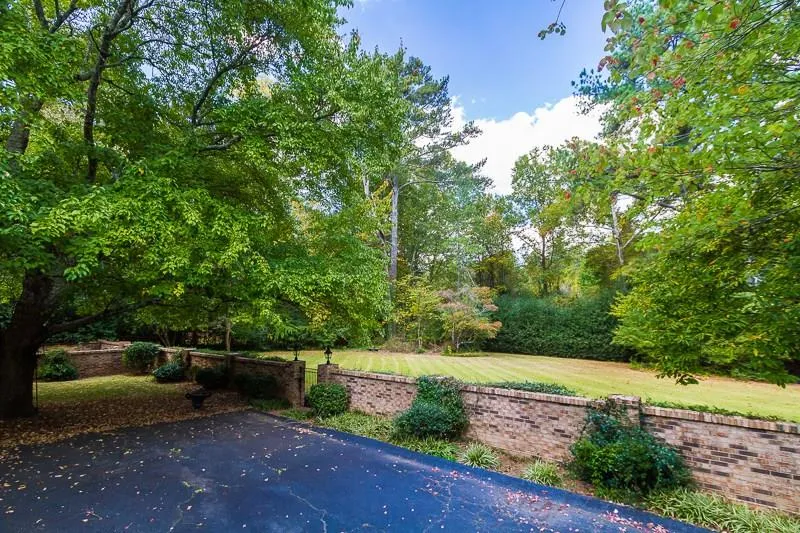 333 Glencastle Drive, Atlanta, Georgia 30327, 4 Bedrooms Bedrooms, ,3 BathroomsBathrooms,Residential,Sold,333 Glencastle Drive,5765512