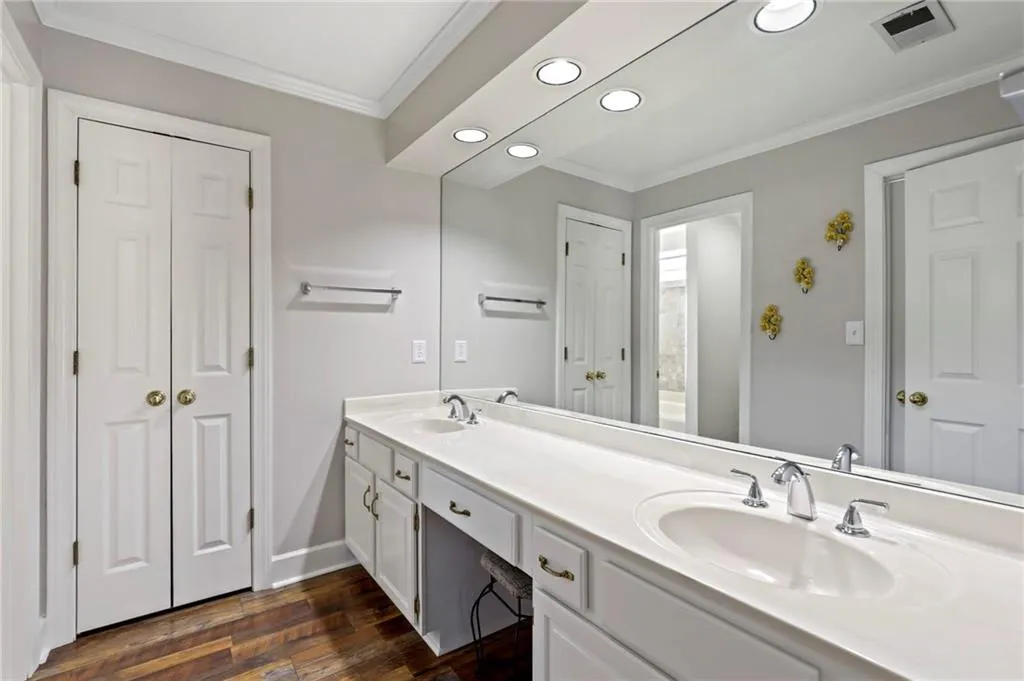 45 Battle Ridge Drive, Atlanta, Georgia 30342, 6 Bedrooms Bedrooms, ,4 BathroomsBathrooms,Residential,Sold,45 Battle Ridge Drive,7004317 45 Battle Ridge Drive, Atlanta, Georgia 30342, 6 Bedrooms Bedrooms, ,4 BathroomsBathrooms,Residential,Sold,45 Battle Ridge Drive,7004317