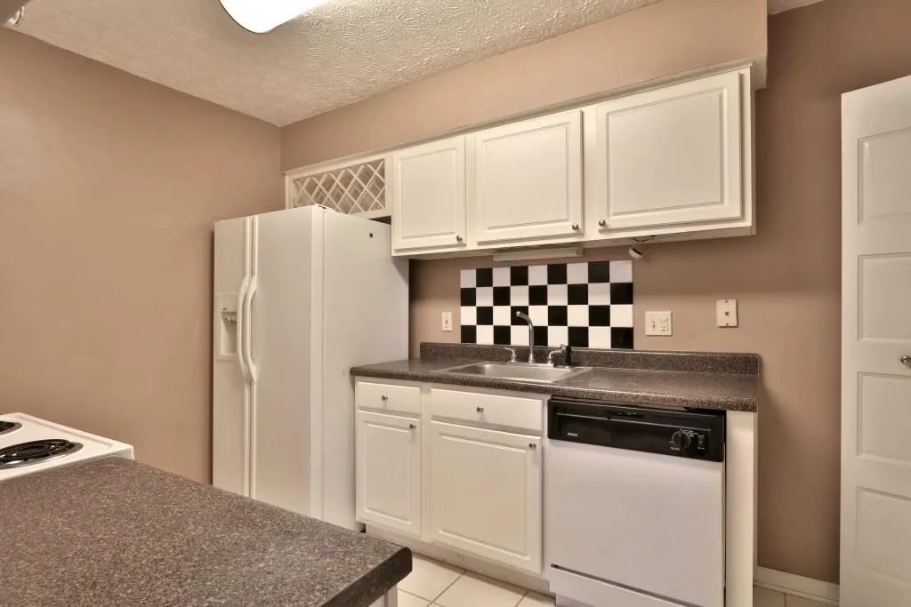 5159 Roswell Road Unit 4, Atlanta, Georgia 30342, 1 Bedroom Bedrooms, ,1 BathroomBathrooms,Residential,Sold,5159 Roswell Road Unit 4,5880439