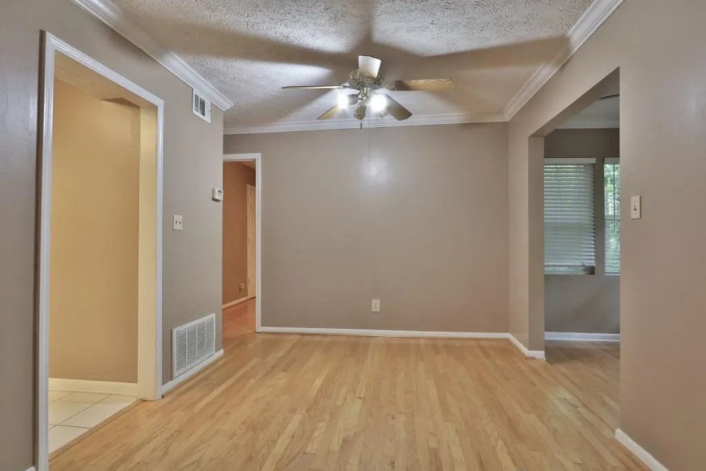 5159 Roswell Road Unit 4, Atlanta, Georgia 30342, 1 Bedroom Bedrooms, ,1 BathroomBathrooms,Residential,Sold,5159 Roswell Road Unit 4,5880439