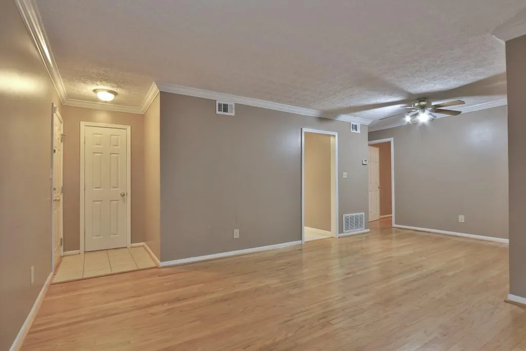 5159 Roswell Road Unit 4, Atlanta, Georgia 30342, 1 Bedroom Bedrooms, ,1 BathroomBathrooms,Residential,Sold,5159 Roswell Road Unit 4,5880439