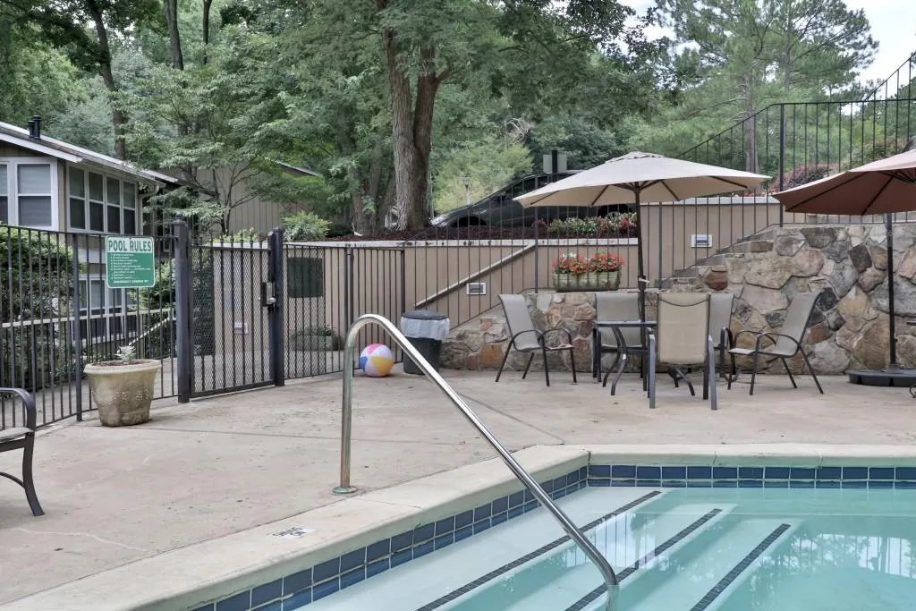 5159 Roswell Road Unit 4, Atlanta, Georgia 30342, 1 Bedroom Bedrooms, ,1 BathroomBathrooms,Residential,Sold,5159 Roswell Road Unit 4,5880439