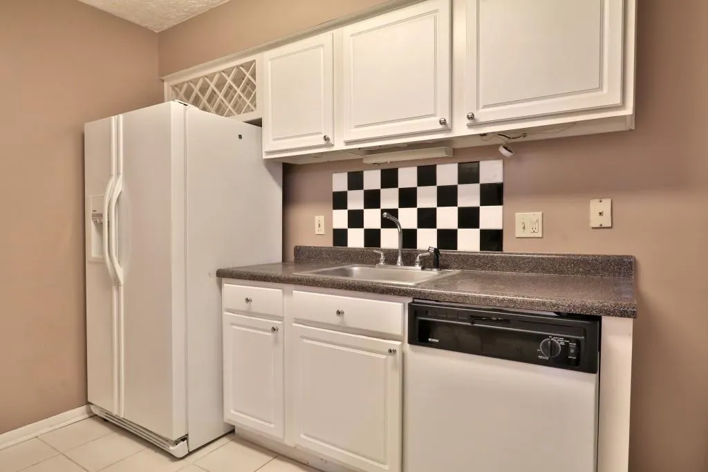 5159 Roswell Road Unit 4, Atlanta, Georgia 30342, 1 Bedroom Bedrooms, ,1 BathroomBathrooms,Residential,Sold,5159 Roswell Road Unit 4,5880439