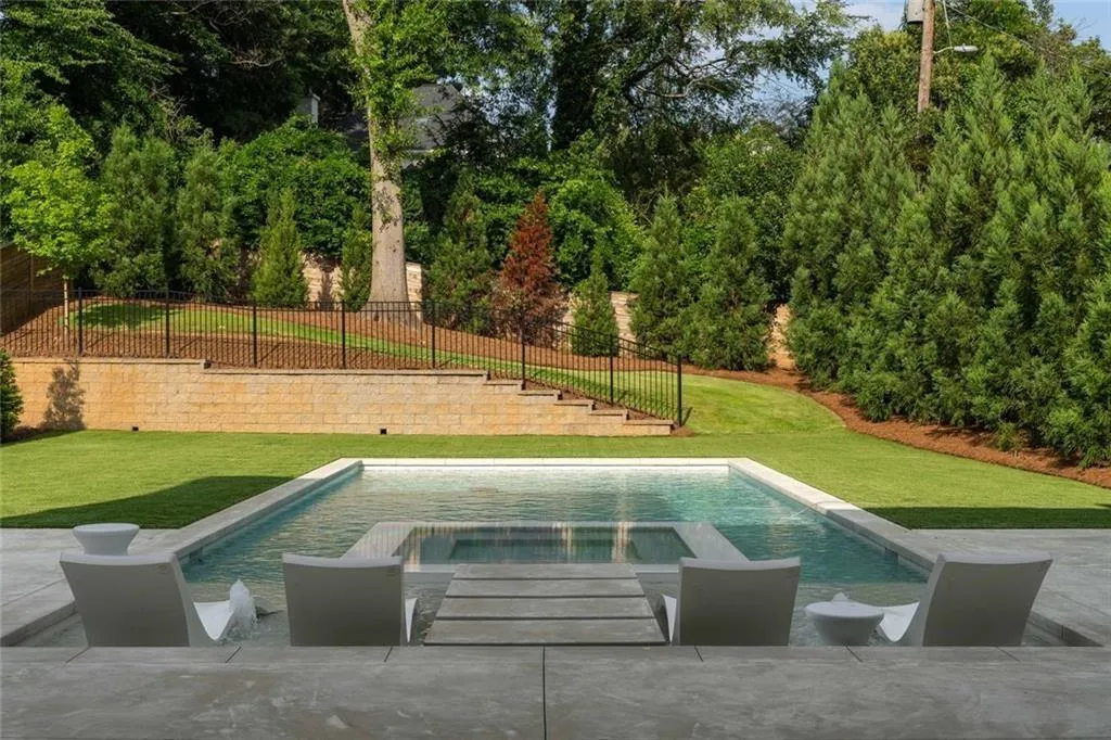 4063 Rickenbacker Drive Ne, Atlanta, Georgia 30342, 6 Bedrooms Bedrooms, 0 ,5 BathroomsBathrooms,Residential,For Sale,4063 Rickenbacker Drive Ne,7822615