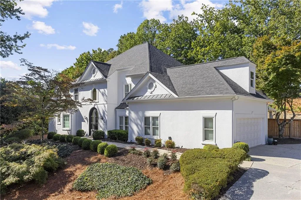 5800 De Claire Court, Atlanta, Georgia 30328, 6 Bedrooms Bedrooms, ,4 BathroomsBathrooms,Residential,Sold,5800 De Claire Court,7715269