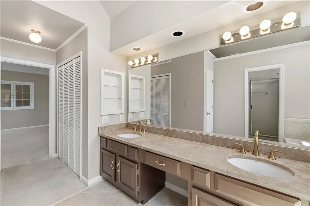 1127 Dunbarton Trace Ne, Brookhaven, Georgia 30319, 3 Bedrooms Bedrooms, 0 ,2 BathroomsBathrooms,Residential,For Sale,1127 Dunbarton Trace Ne,7748385