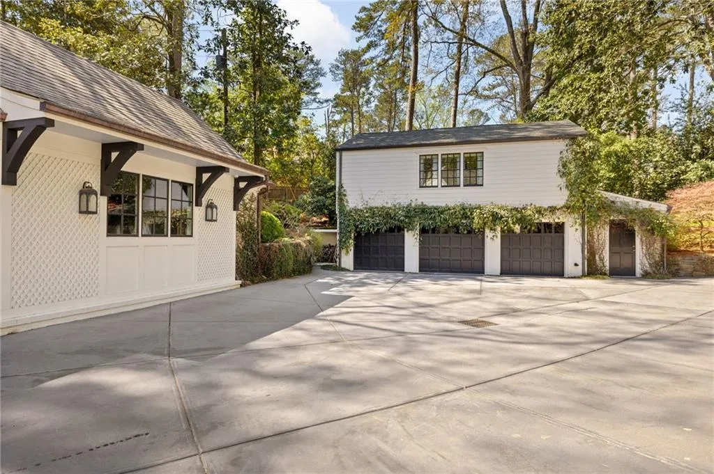 3540 Tuxedo Road Nw, Atlanta, Georgia 30305, 6 Bedrooms Bedrooms, ,8 BathroomsBathrooms,Residential,For Sale,3540 Tuxedo Road Nw,7549293