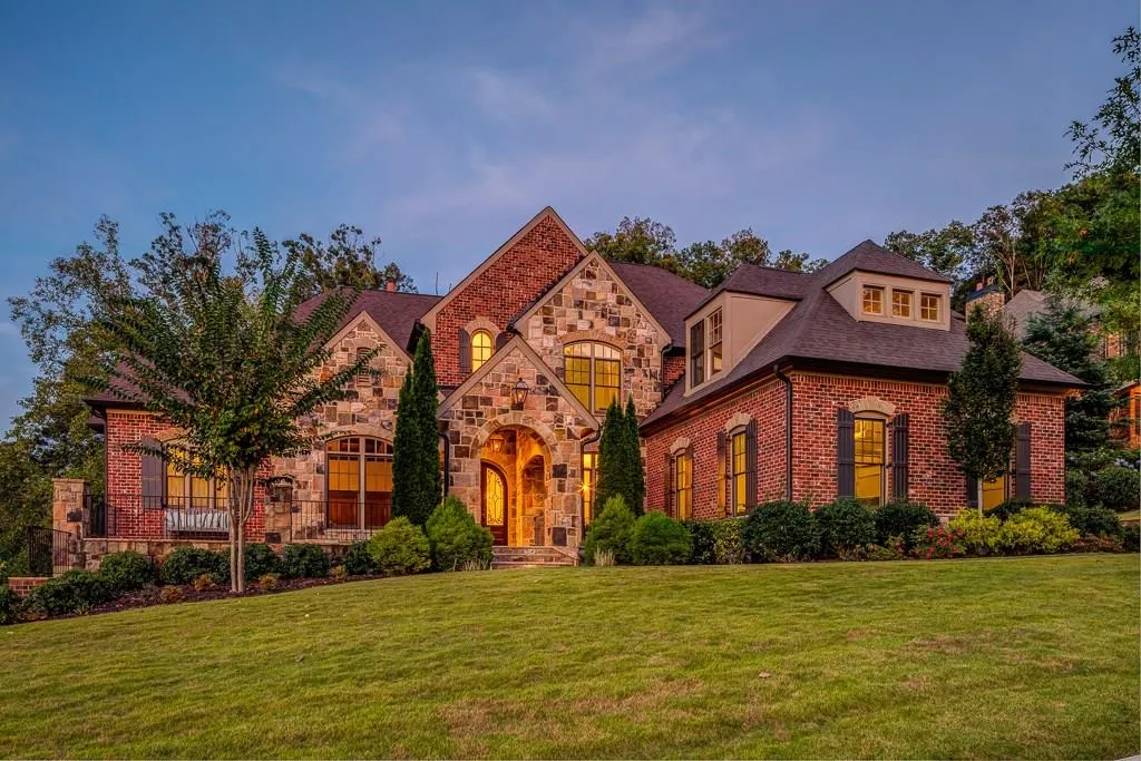 906 Altamira Lane, Sandy Springs, Georgia 30350, 7 Bedrooms Bedrooms, ,6 BathroomsBathrooms,Residential,Sold,906 Altamira Lane,5920648