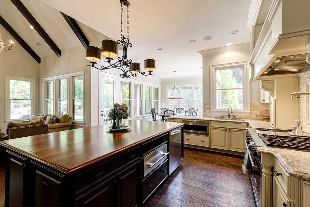 906 Altamira Lane, Sandy Springs, Georgia 30350, 7 Bedrooms Bedrooms, ,6 BathroomsBathrooms,Residential,Sold,906 Altamira Lane,5920648
