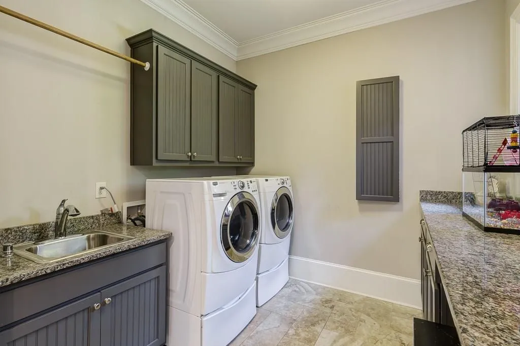 906 Altamira Lane, Sandy Springs, Georgia 30350, 7 Bedrooms Bedrooms, ,6 BathroomsBathrooms,Residential,Sold,906 Altamira Lane,5920648