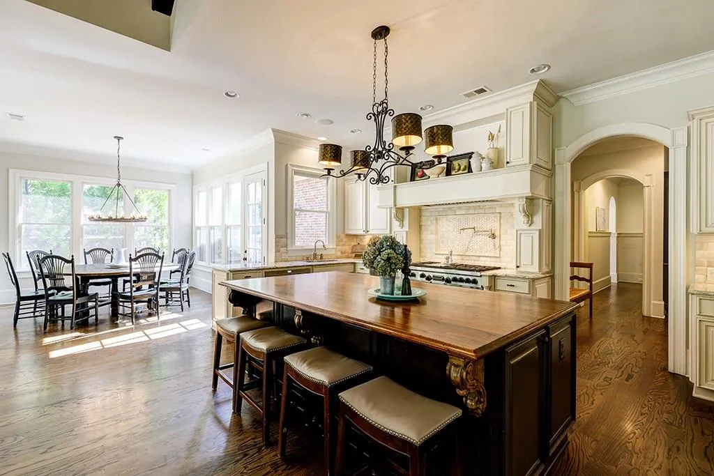 906 Altamira Lane, Sandy Springs, Georgia 30350, 7 Bedrooms Bedrooms, ,6 BathroomsBathrooms,Residential,Sold,906 Altamira Lane,5920648