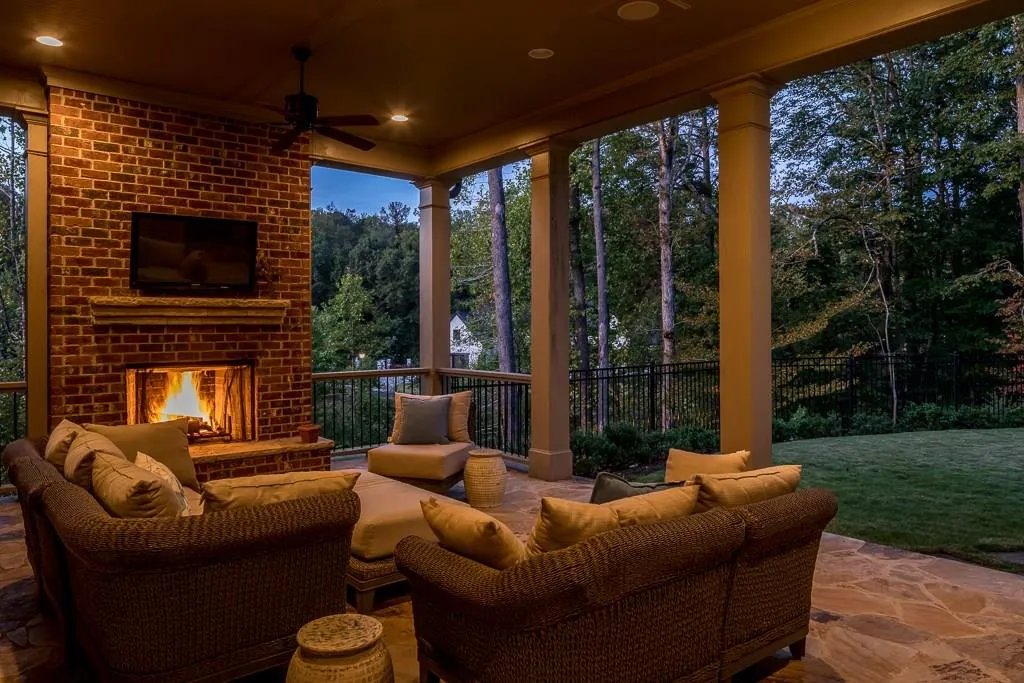 906 Altamira Lane, Sandy Springs, Georgia 30350, 7 Bedrooms Bedrooms, ,6 BathroomsBathrooms,Residential,Sold,906 Altamira Lane,5920648