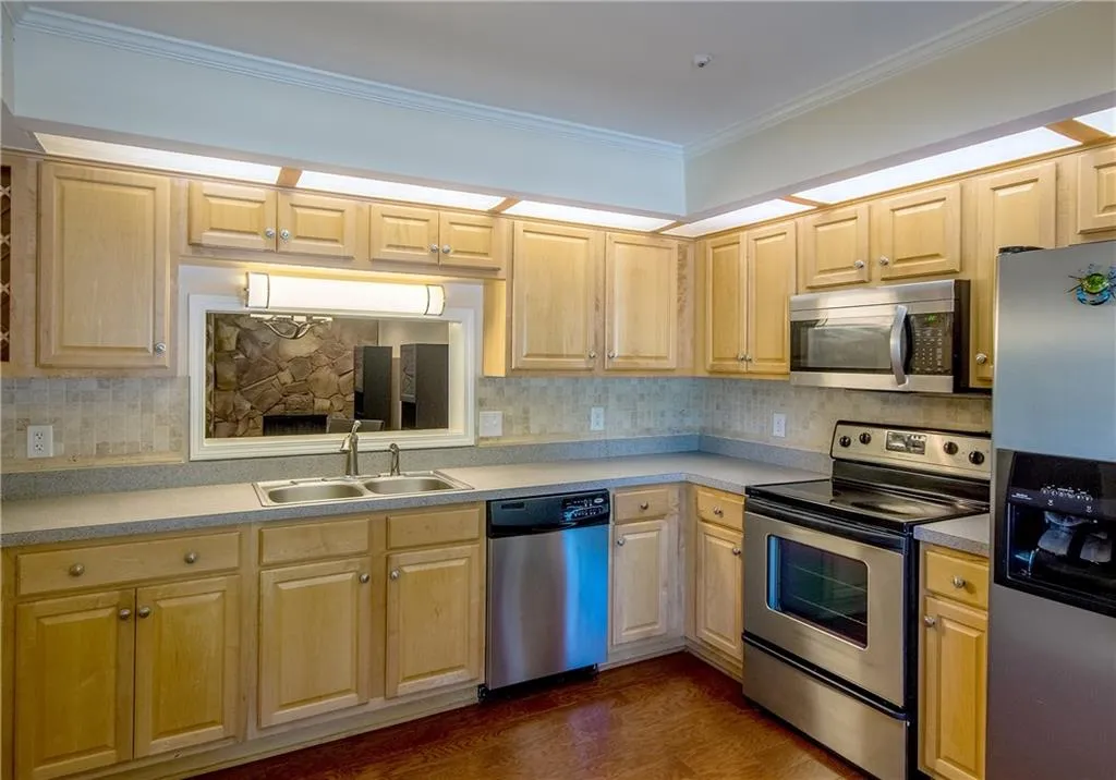 84 Goldrush Circle, Atlanta, Georgia 30328, 2 Bedrooms Bedrooms, ,2 BathroomsBathrooms,Residential,Sold,84 Goldrush Circle,6022703