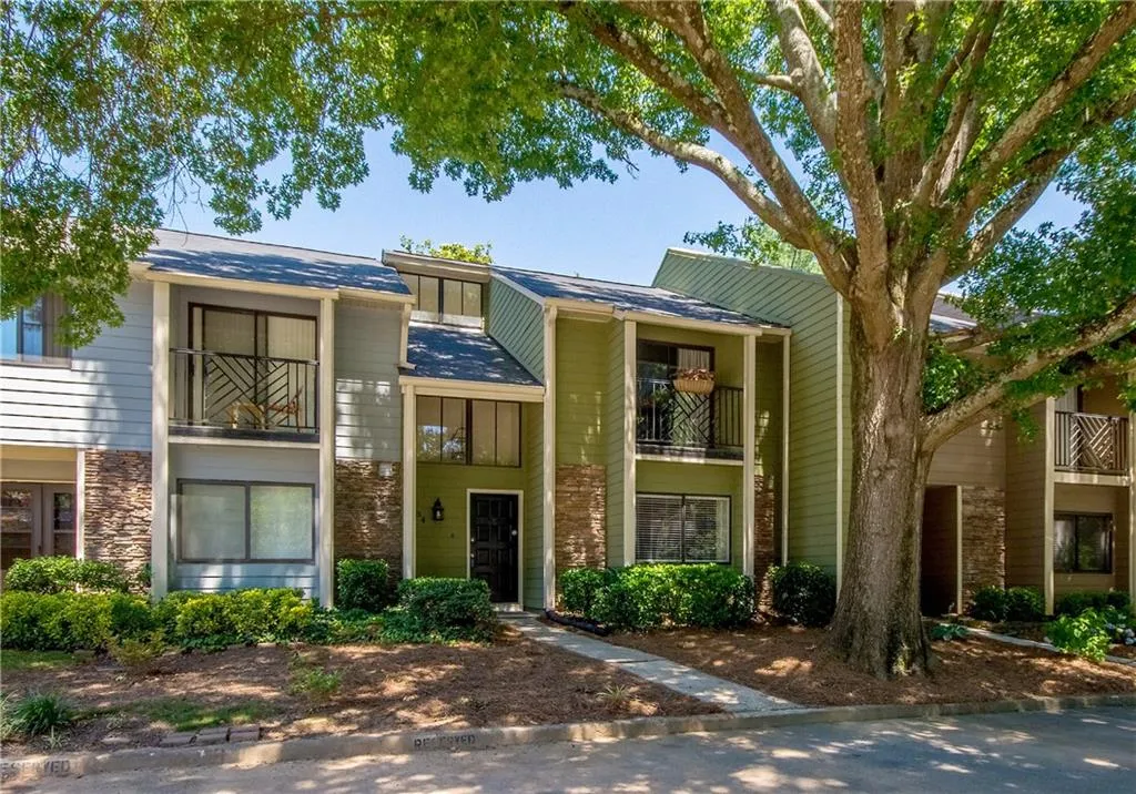 84 Goldrush Circle, Atlanta, Georgia 30328, 2 Bedrooms Bedrooms, ,2 BathroomsBathrooms,Residential,Sold,84 Goldrush Circle,6022703