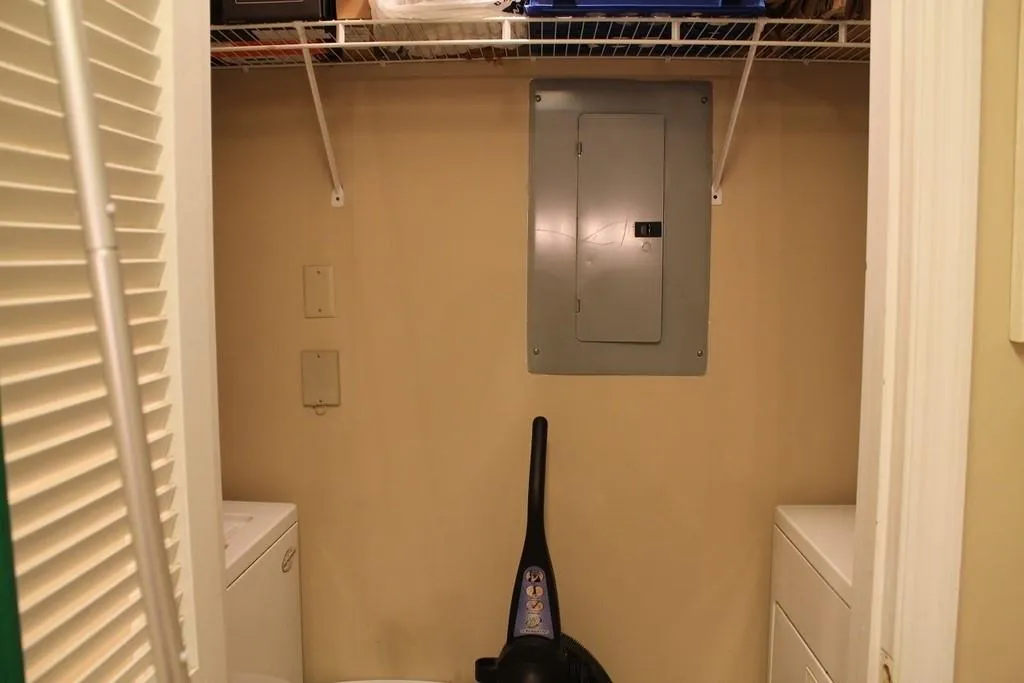 105 Granville Court, Sandy Springs, Georgia 30328, 1 Bedroom Bedrooms, ,1 BathroomBathrooms,Residential,Sold,105 Granville Court,6571805