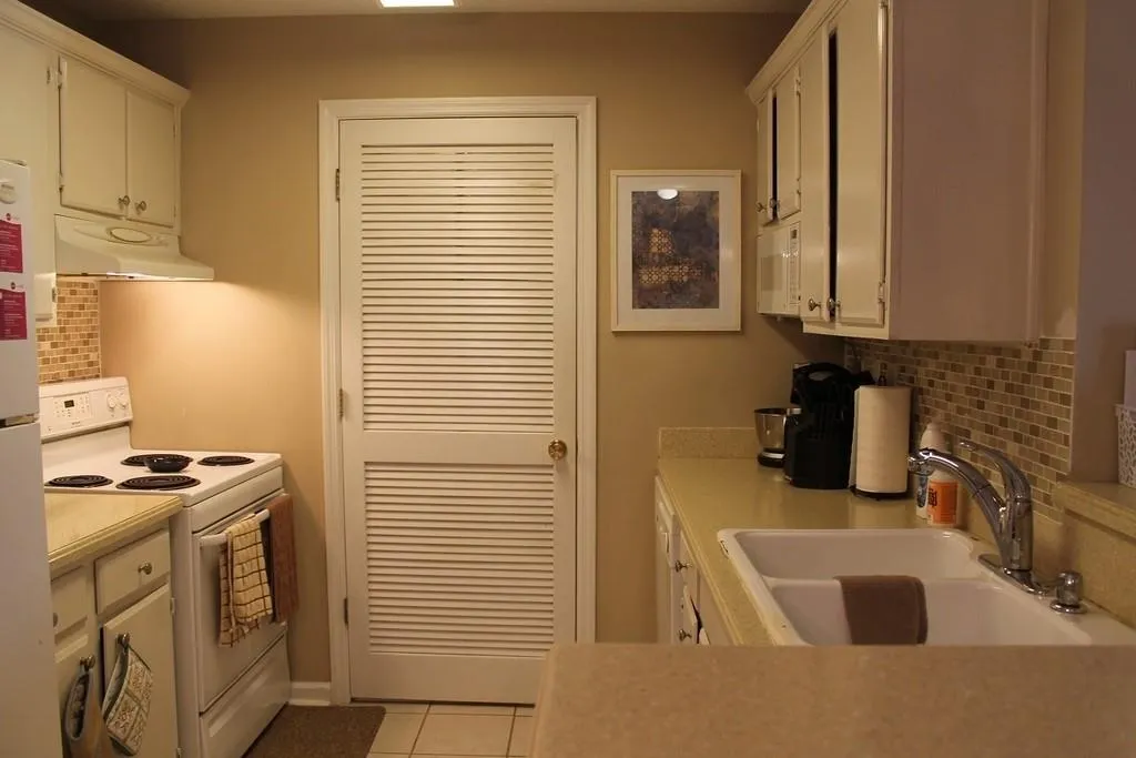 105 Granville Court, Sandy Springs, Georgia 30328, 1 Bedroom Bedrooms, ,1 BathroomBathrooms,Residential,Sold,105 Granville Court,6571805