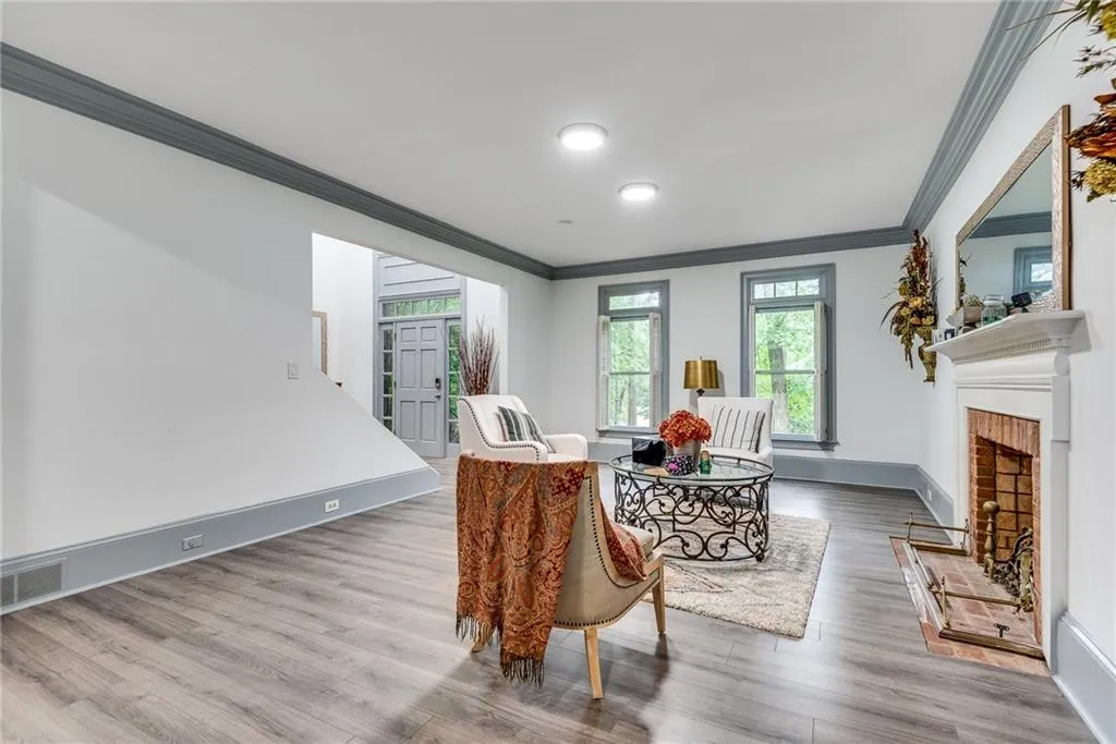2680 Spalding Drive, Sandy Springs, Georgia 30350, 4 Bedrooms Bedrooms, ,3 BathroomsBathrooms,Residential,Sold,2680 Spalding Drive,7577597