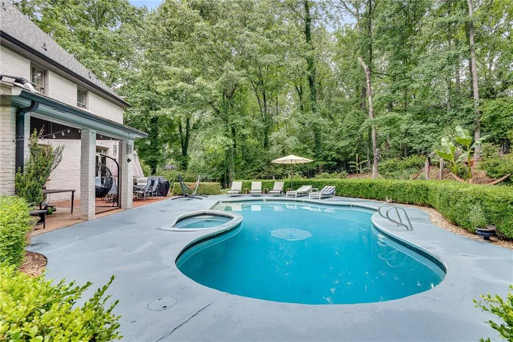 2680 Spalding Drive, Sandy Springs, Georgia 30350, 4 Bedrooms Bedrooms, ,3 BathroomsBathrooms,Residential,Sold,2680 Spalding Drive,7577597