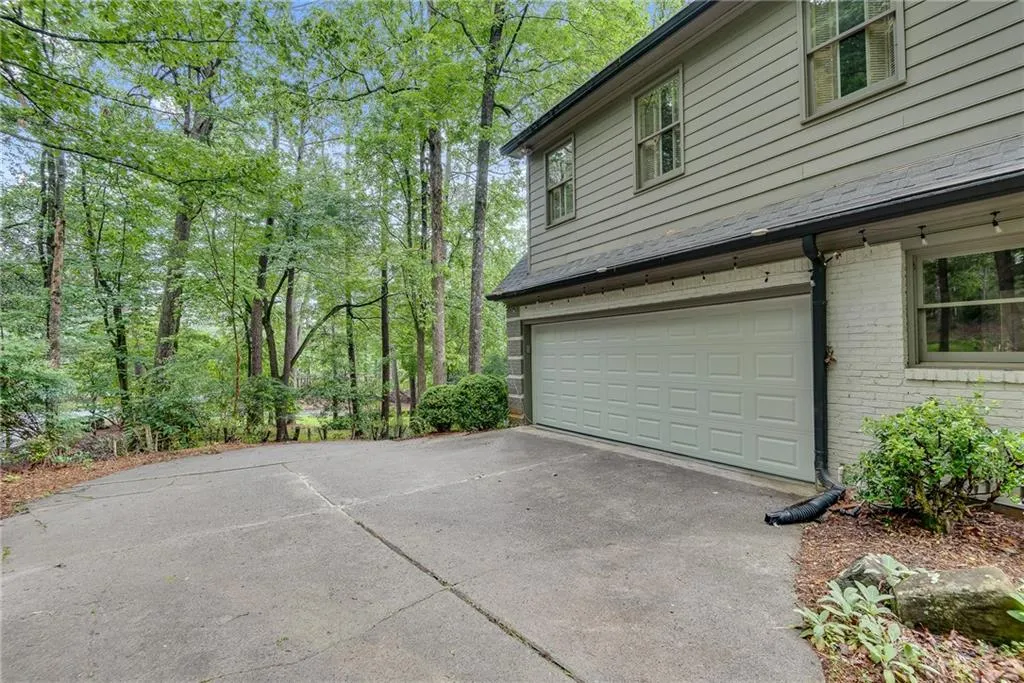 2680 Spalding Drive, Sandy Springs, Georgia 30350, 4 Bedrooms Bedrooms, ,3 BathroomsBathrooms,Residential,Sold,2680 Spalding Drive,7577597