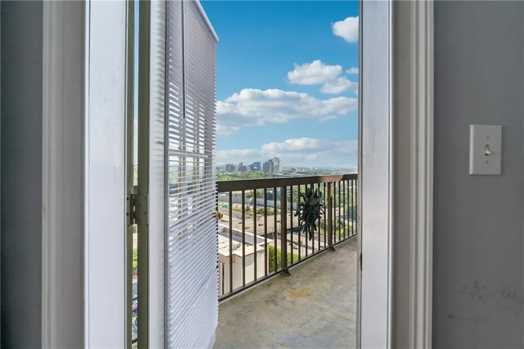 795 Hammond Drive Unit 2101, Atlanta, Georgia 30328, 2 Bedrooms Bedrooms, ,1 BathroomBathrooms,Residential,For Sale,795 Hammond Drive Unit 2101,7563275