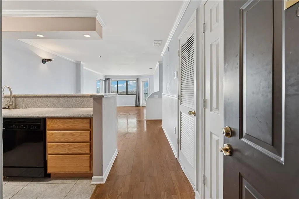 795 Hammond Drive Unit 2101, Atlanta, Georgia 30328, 2 Bedrooms Bedrooms, ,1 BathroomBathrooms,Residential,For Sale,795 Hammond Drive Unit 2101,7563275