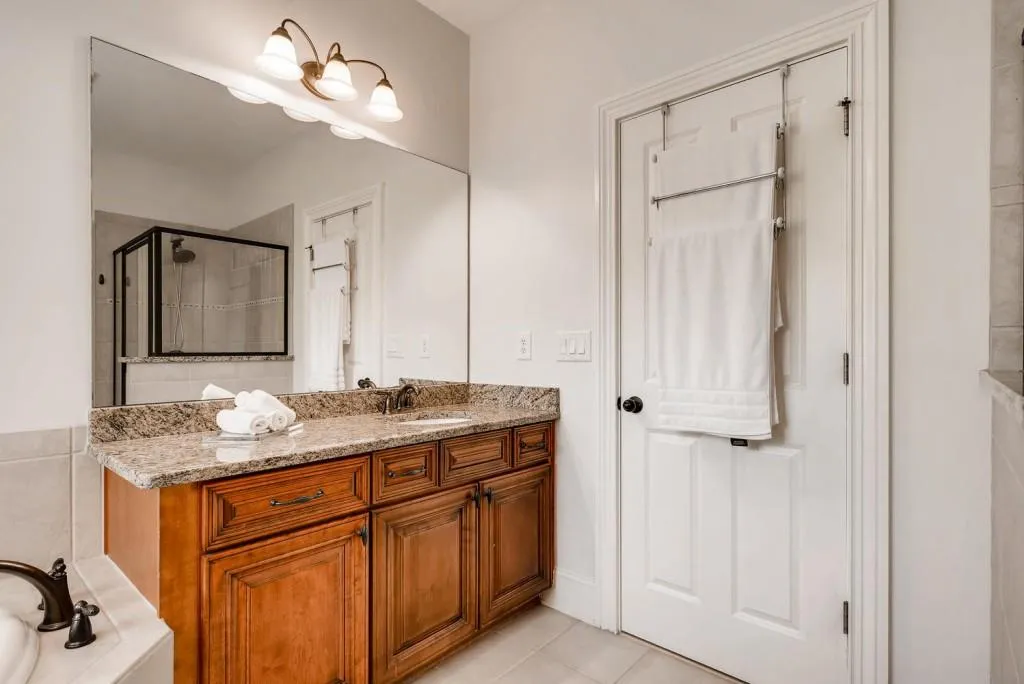7900 Glisten Avenue, Sandy Springs, Georgia 30328, 3 Bedrooms Bedrooms, ,2 BathroomsBathrooms,Residential,Sold,7900 Glisten Avenue,6084260