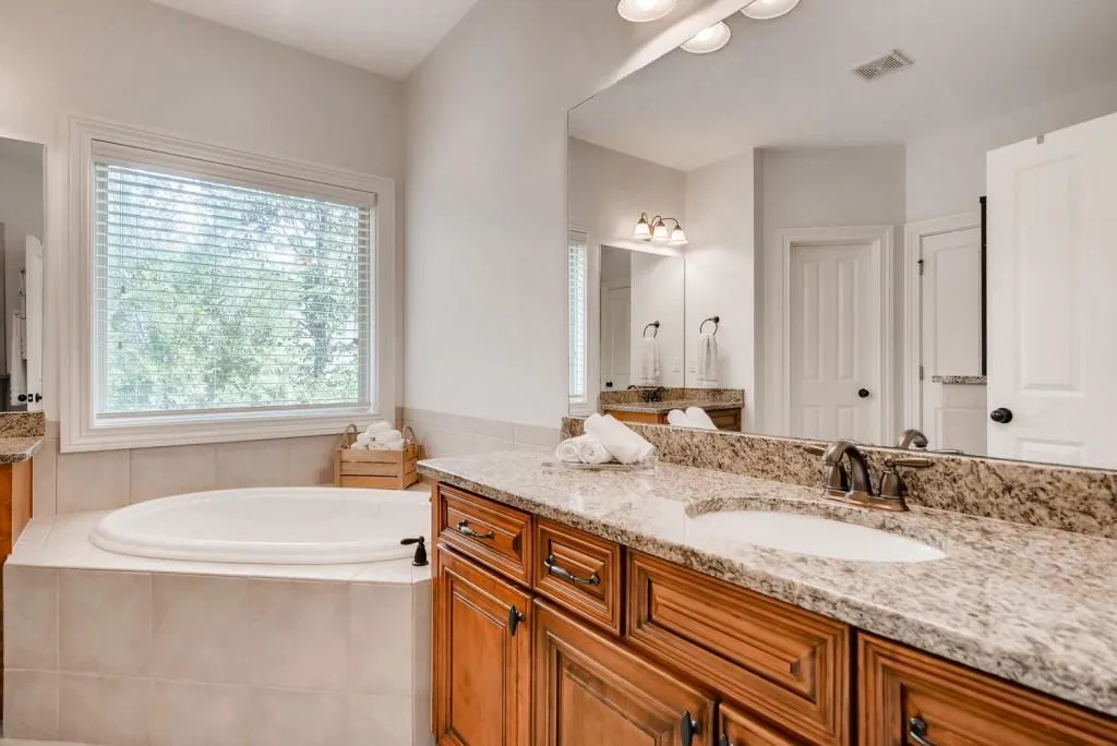 7900 Glisten Avenue, Sandy Springs, Georgia 30328, 3 Bedrooms Bedrooms, ,2 BathroomsBathrooms,Residential,Sold,7900 Glisten Avenue,6084260