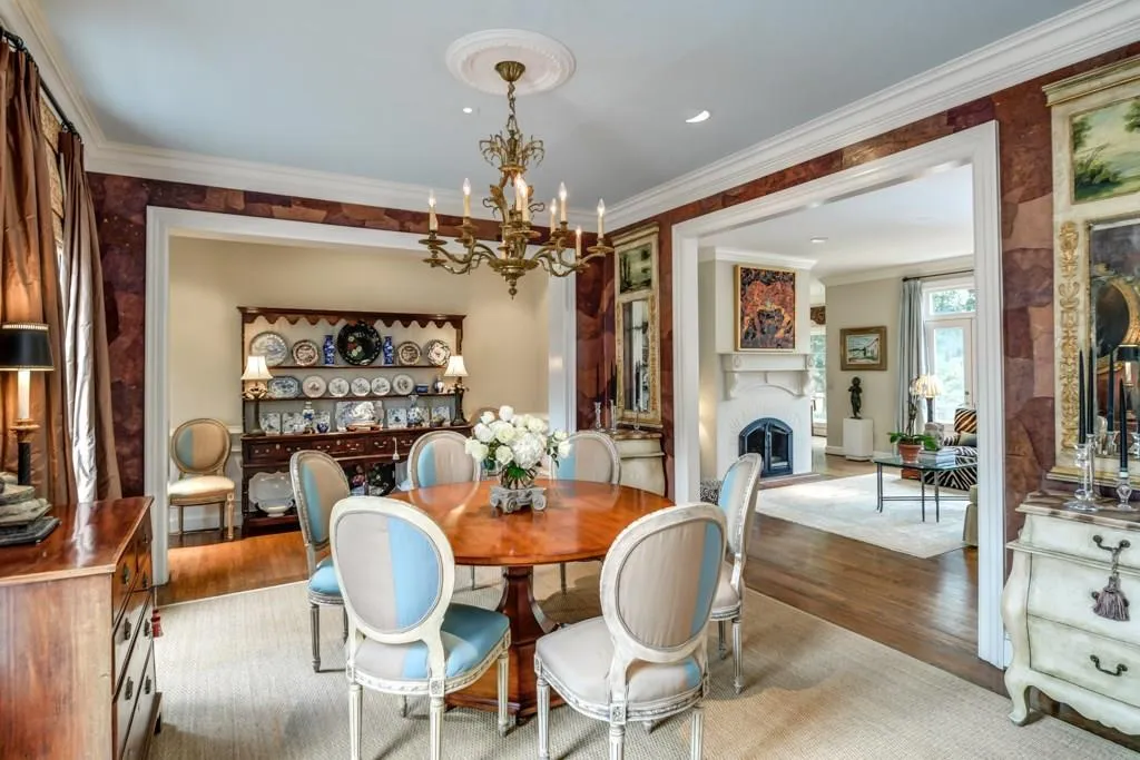 1084 Brookhaven Square Ne, Atlanta, Georgia 30319, 4 Bedrooms Bedrooms, ,4 BathroomsBathrooms,Residential,Sold,1084 Brookhaven Square Ne,5952956
