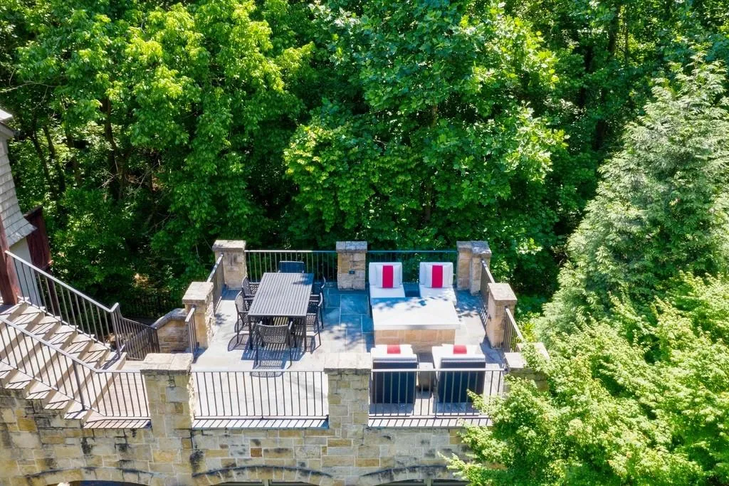 5324 Long Island Drive Nw, Atlanta, Georgia 30327, 6 Bedrooms Bedrooms, ,7 BathroomsBathrooms,Residential,Sold,5324 Long Island Drive Nw,6732948