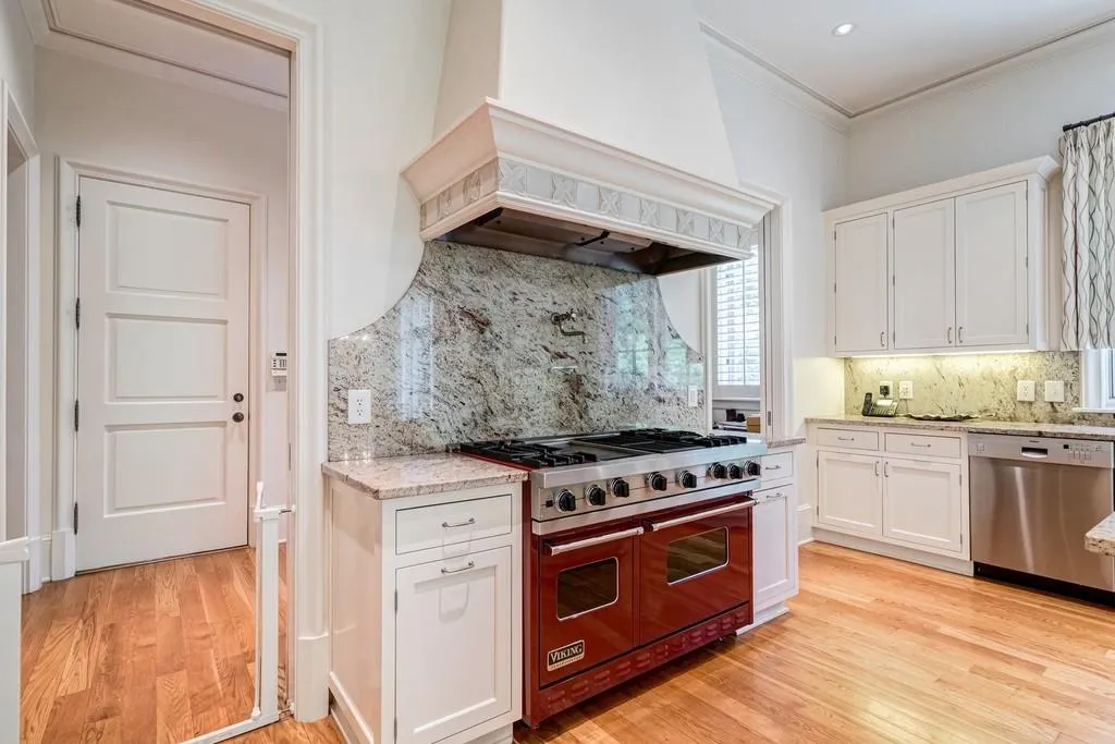 5324 Long Island Drive Nw, Atlanta, Georgia 30327, 6 Bedrooms Bedrooms, ,7 BathroomsBathrooms,Residential,Sold,5324 Long Island Drive Nw,6732948