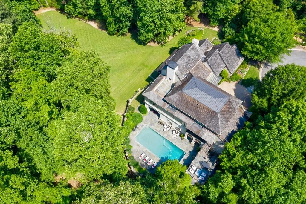 5324 Long Island Drive Nw, Atlanta, Georgia 30327, 6 Bedrooms Bedrooms, ,7 BathroomsBathrooms,Residential,Sold,5324 Long Island Drive Nw,6732948
