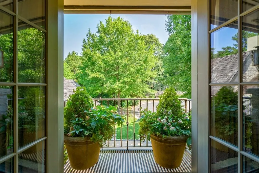 5324 Long Island Drive Nw, Atlanta, Georgia 30327, 6 Bedrooms Bedrooms, ,7 BathroomsBathrooms,Residential,Sold,5324 Long Island Drive Nw,6732948