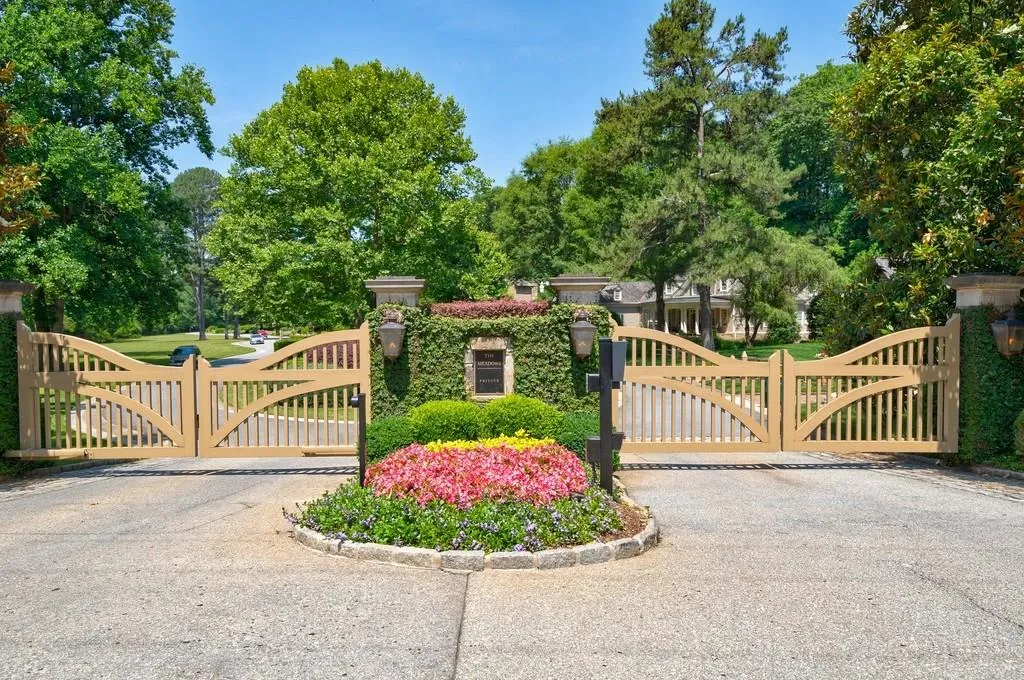 5324 Long Island Drive Nw, Atlanta, Georgia 30327, 6 Bedrooms Bedrooms, ,7 BathroomsBathrooms,Residential,Sold,5324 Long Island Drive Nw,6732948