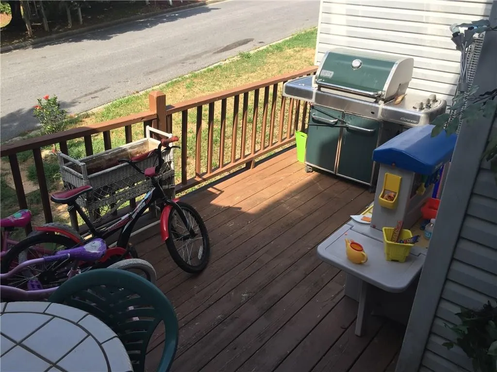 579 Northridge Crossing, Sandy Springs, Georgia 30350, 3 Bedrooms Bedrooms, ,3 BathroomsBathrooms,Residential,Sold,579 Northridge Crossing,5731936