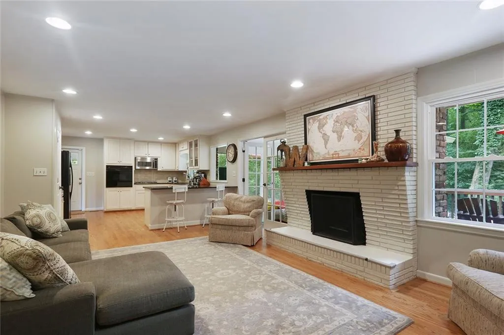 605 Glenforest Road, Atlanta, Georgia 30328, 4 Bedrooms Bedrooms, ,2 BathroomsBathrooms,Residential,Sold,605 Glenforest Road,6024029