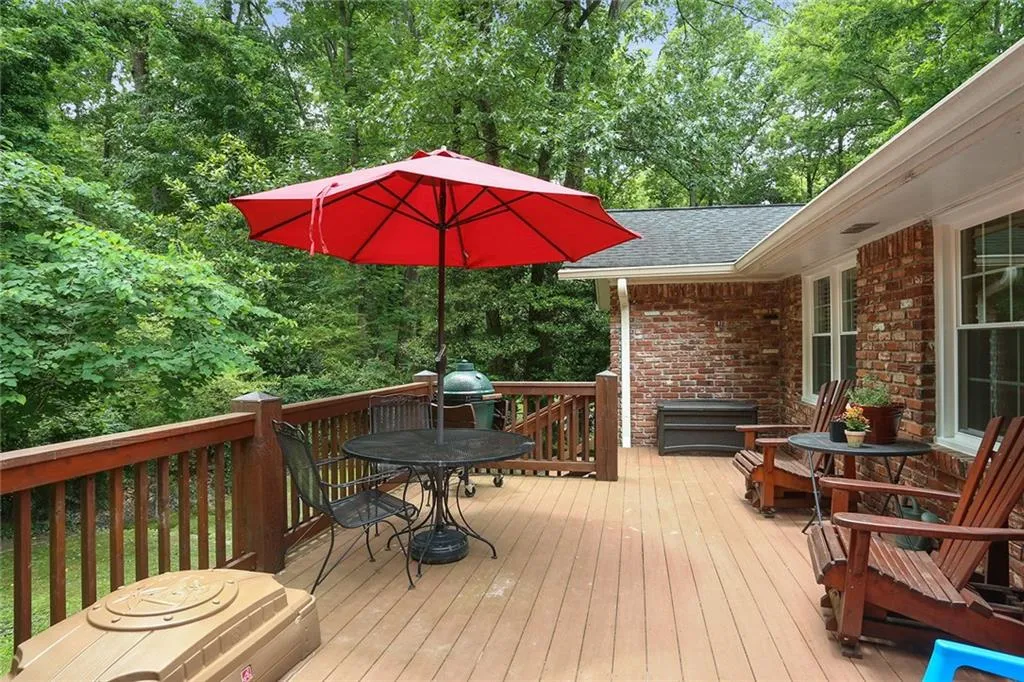 605 Glenforest Road, Atlanta, Georgia 30328, 4 Bedrooms Bedrooms, ,2 BathroomsBathrooms,Residential,Sold,605 Glenforest Road,6024029