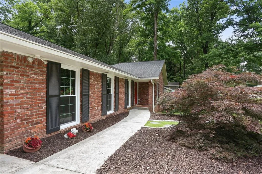 605 Glenforest Road, Atlanta, Georgia 30328, 4 Bedrooms Bedrooms, ,2 BathroomsBathrooms,Residential,Sold,605 Glenforest Road,6024029